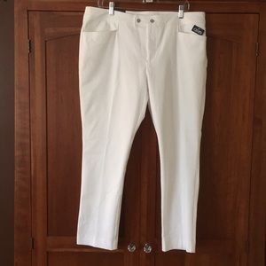 White Pants (Slimming Fit)